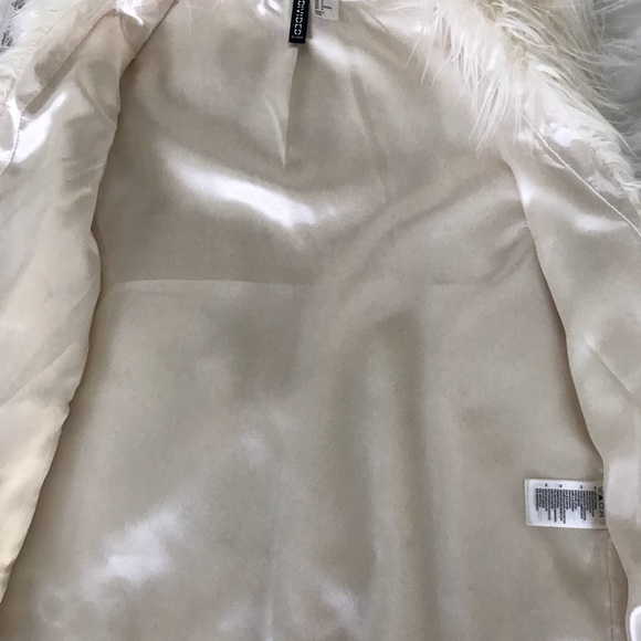 Divided by H&M open front shaggy vest - Picture 4 of 5